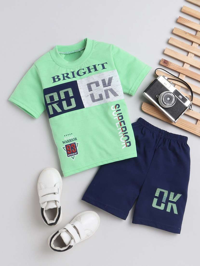 boys round neck printed shorts set