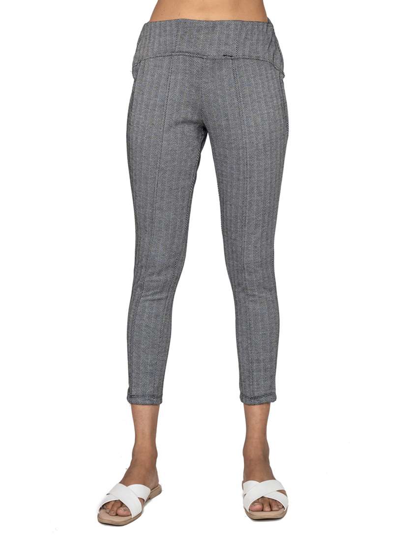 mid rise self design regular capri