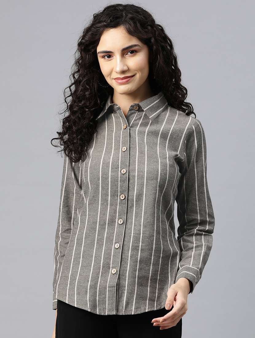 women's straight collared top