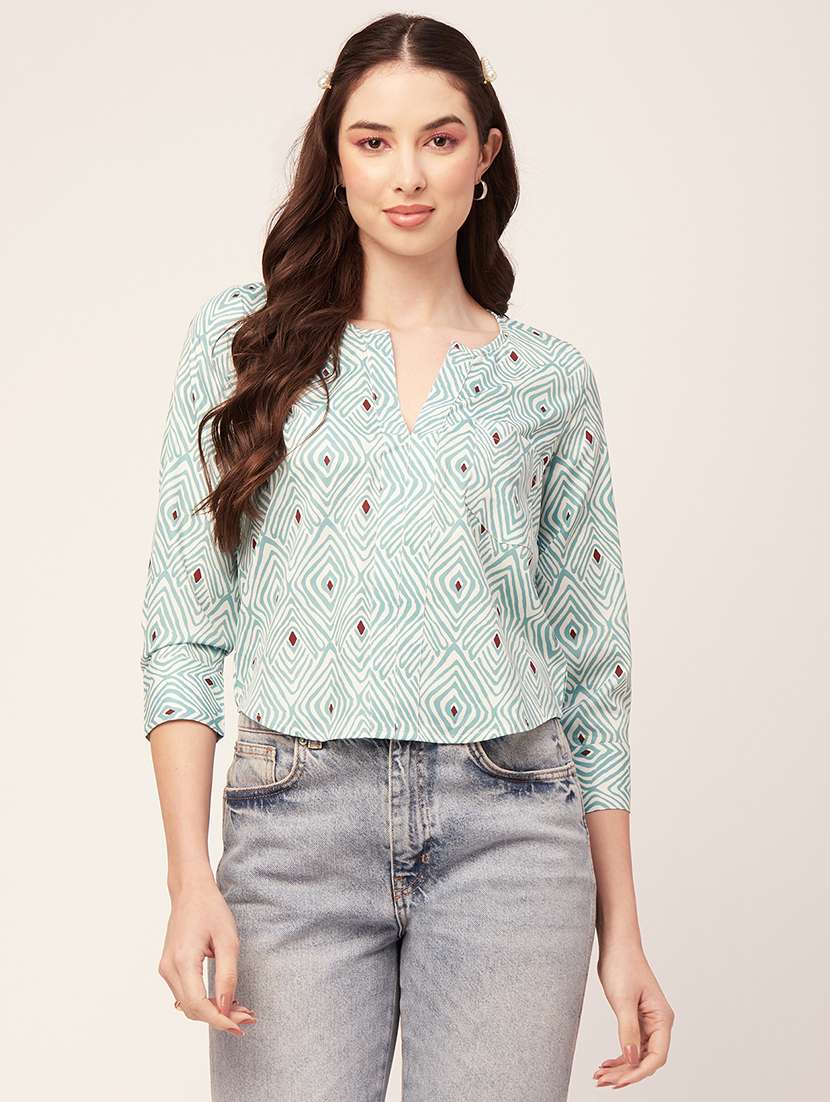 women's straight notch neck top