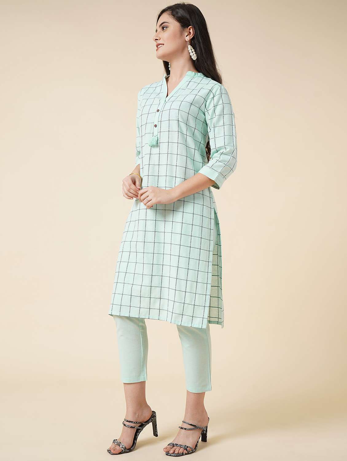 women mandarin neck kurta pant set