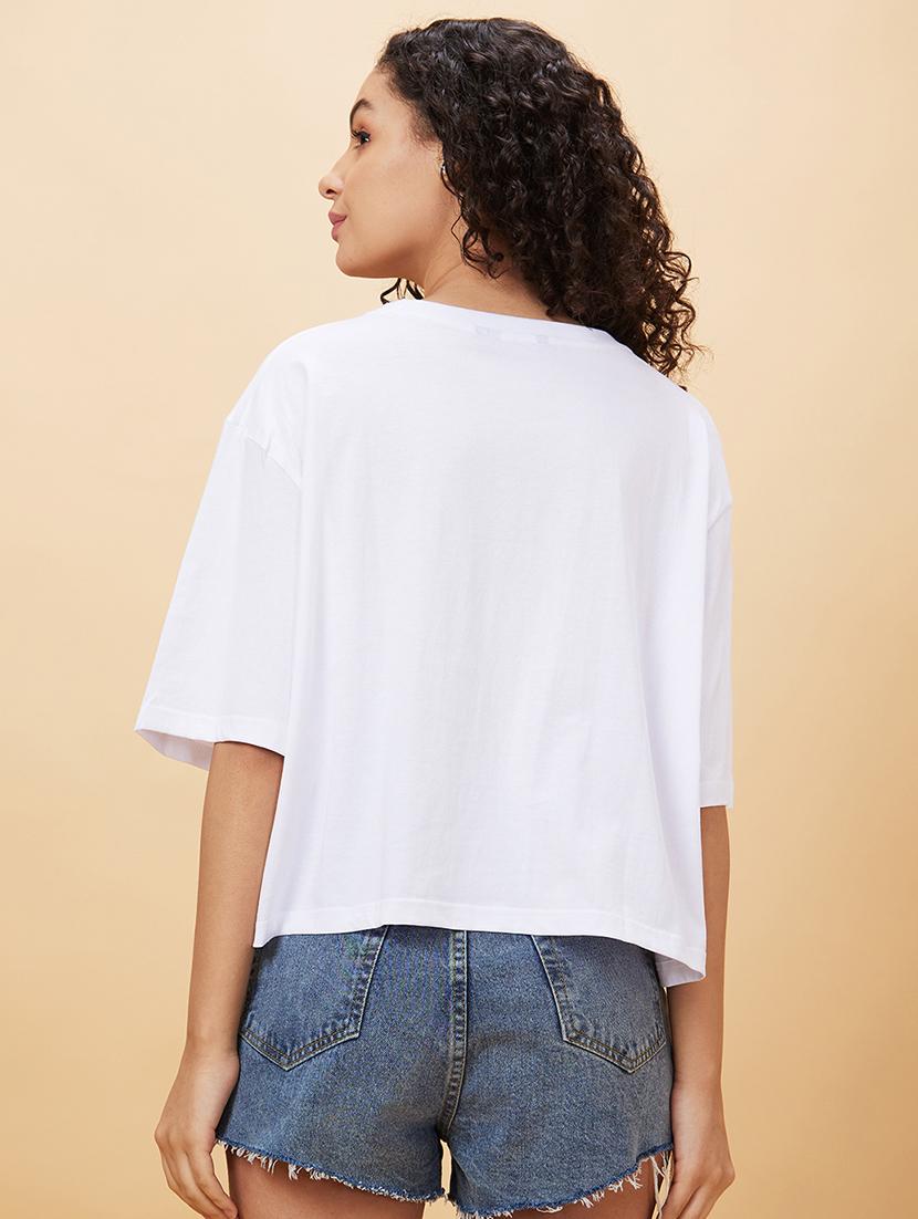 women's chest print round neck t-shirt - 20158138 - Standard Image - 2