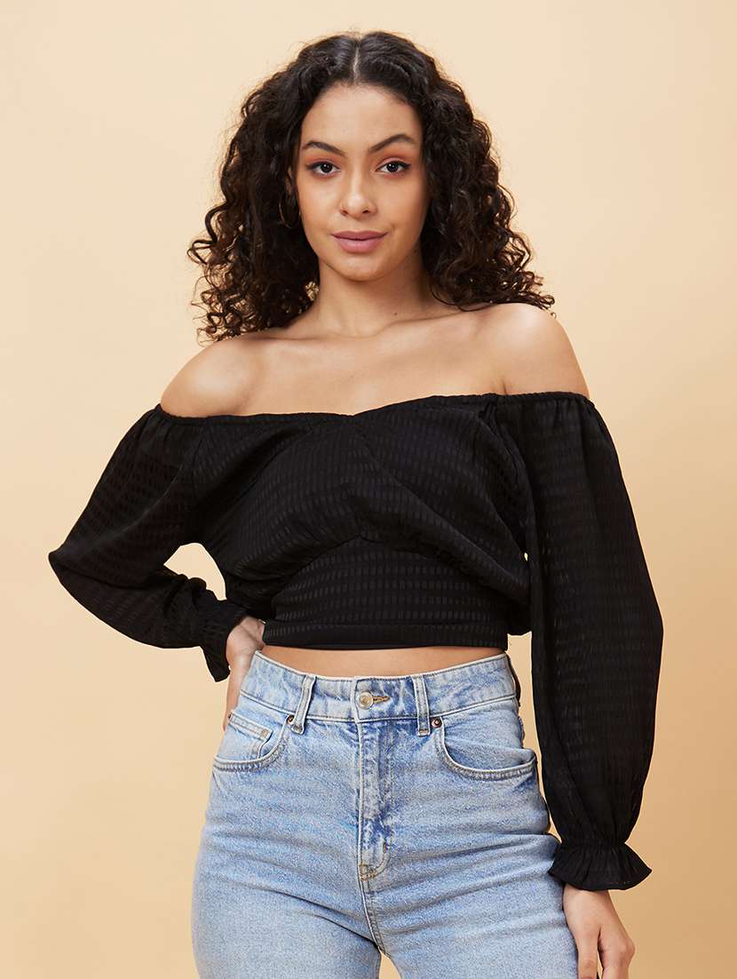 women black polyester crop top