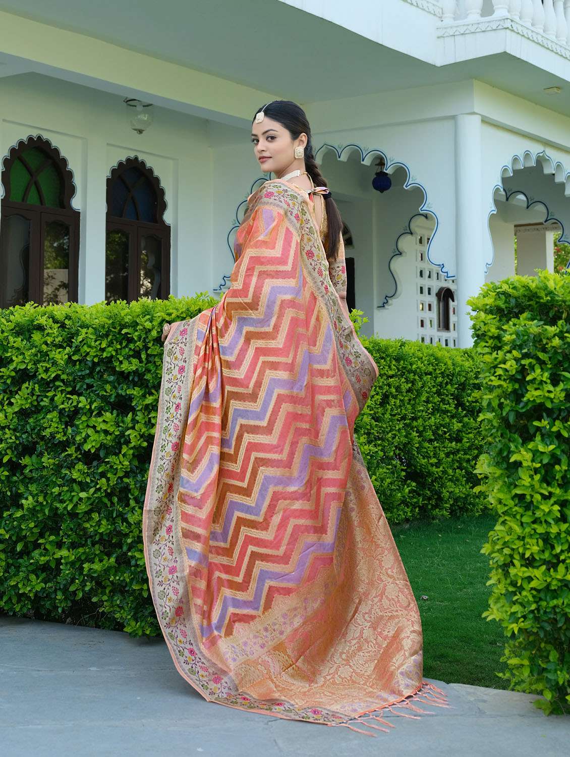 Women's Banarasi Saree With Blouse