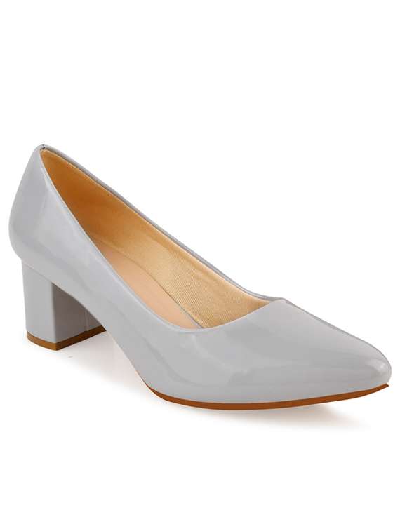 women solid slip on ballerina