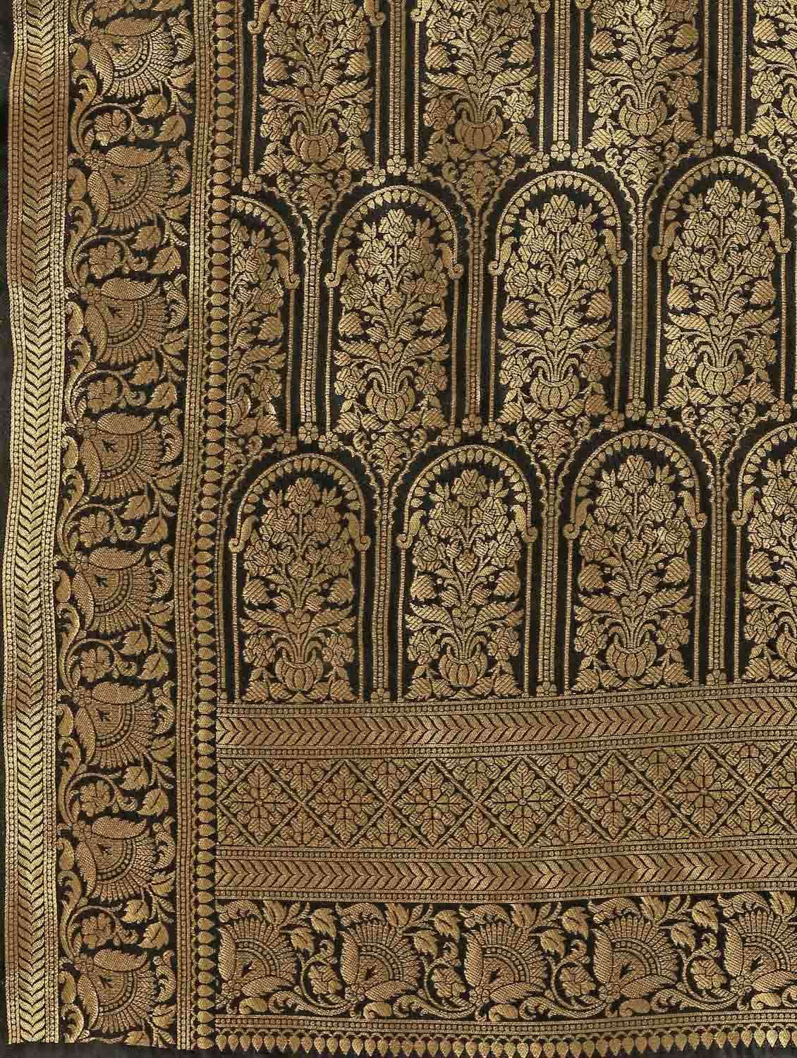 Women's Banarasi Saree With Blouse