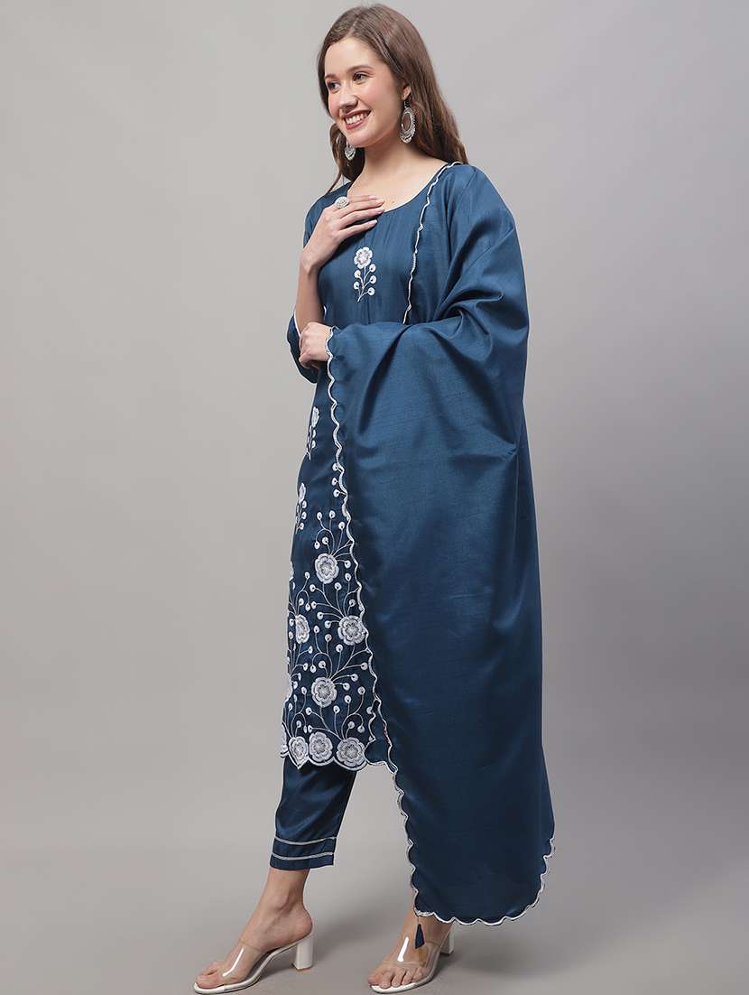 Women Three Quarter Sleeve Kurta Pant With Dupatta Set