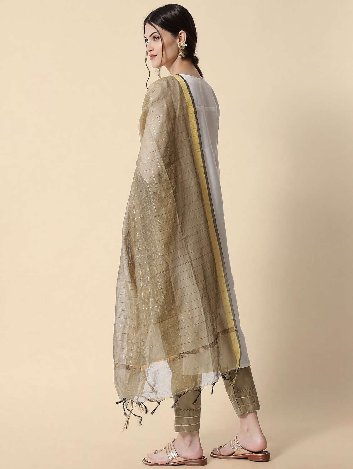 white round neck kurta pant set with dupatta - 20194575 -  Standard Image - 2