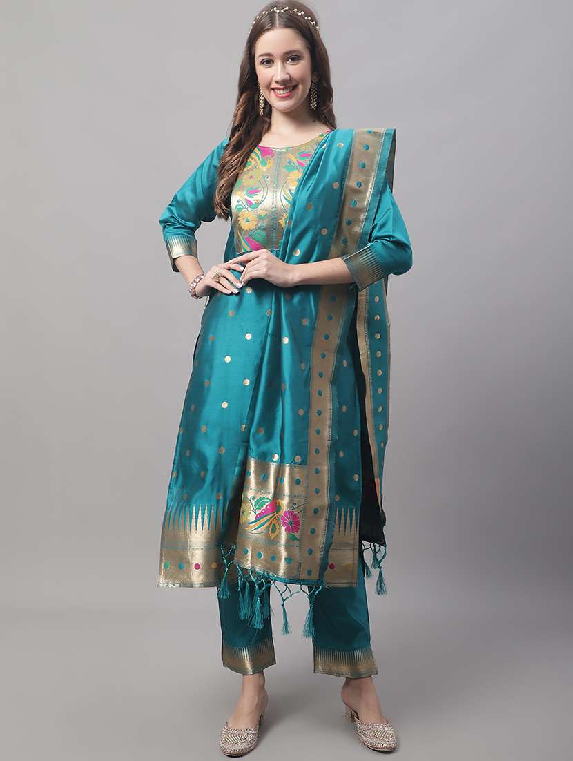 women round neck kurta pant set with dupatta