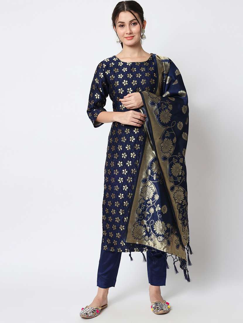 women round neck kurta pant set with dupatta