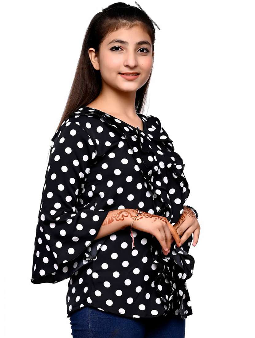 girls v-neck top - 20220104 -  Standard Image - 2