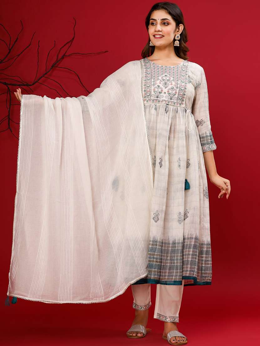 embroidered kurta pant set with dupatta