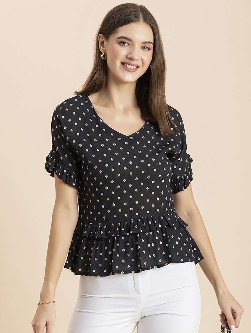 black florals printed v neck regular top - 20244874 - Zoom Image - 0