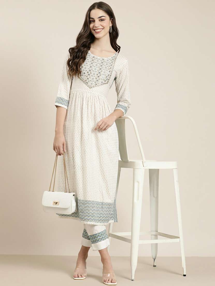 women foil print round neck kurta pant set