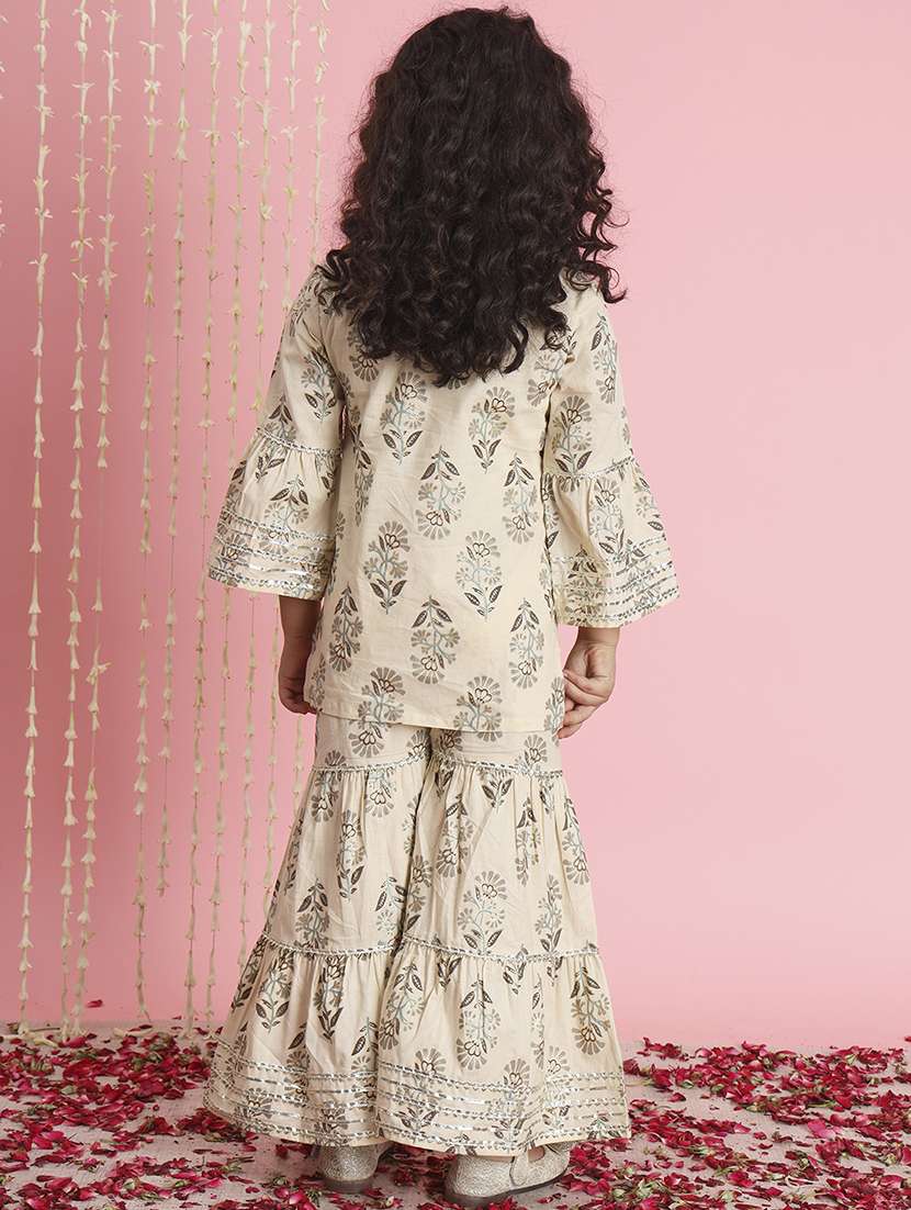 girl floral print kurta sharara set - 20271954 -  Standard Image - 2