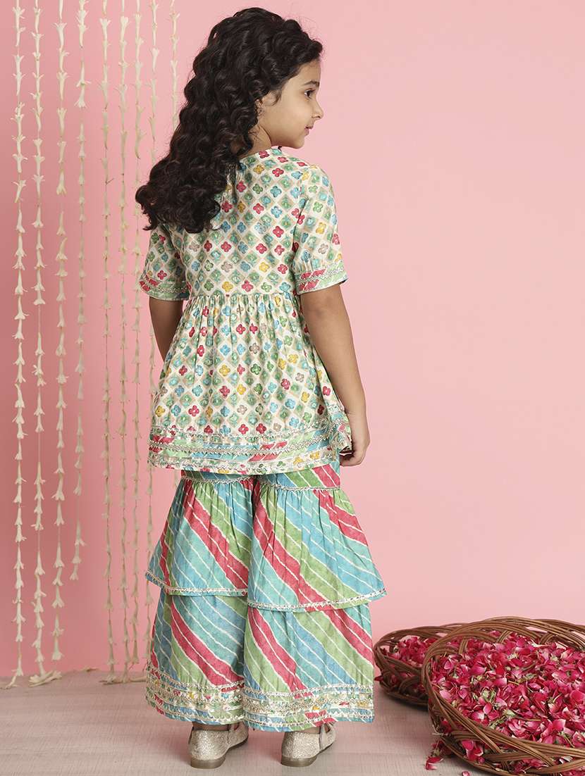 girl floral print cotton kurta sharara set - 20271975 -  Standard Image - 2