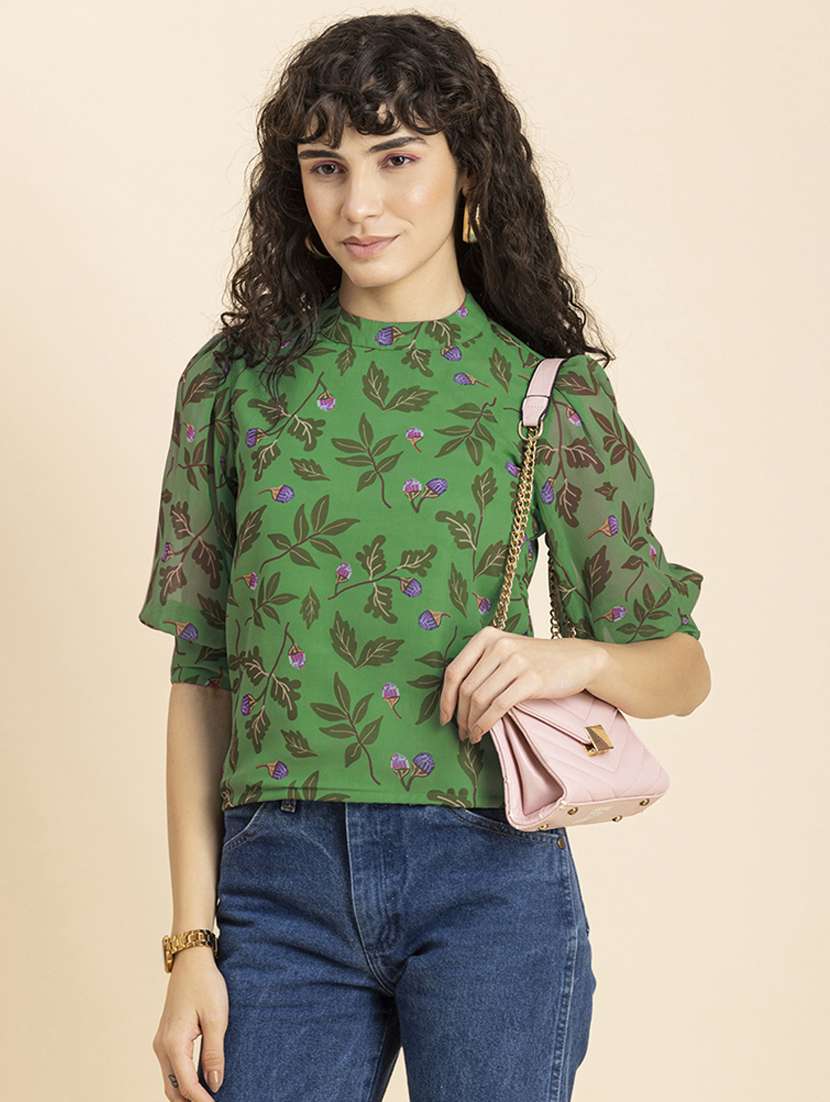 women's straight crew neck top