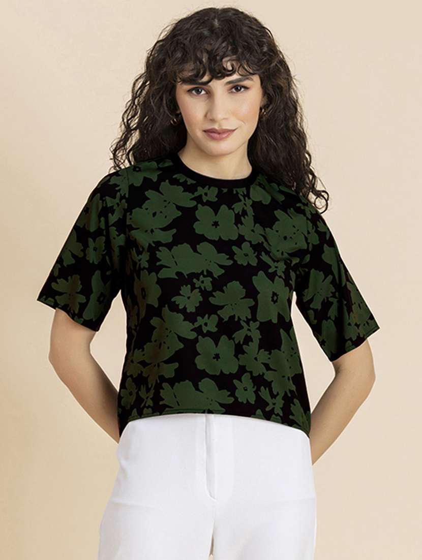 women's straight round neck top