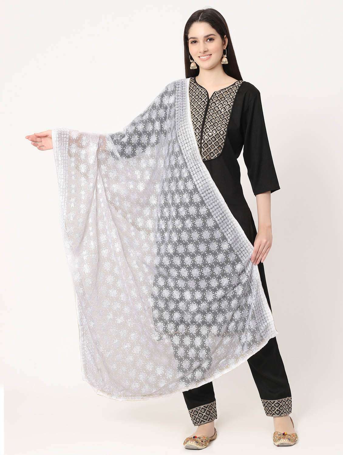 women white phulkari embroidered dupatta - 20276668 - Zoom Image - 0