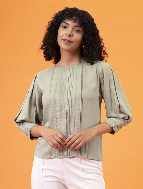women green solid round neck regular top - 20277769 -  Standard Image - 0