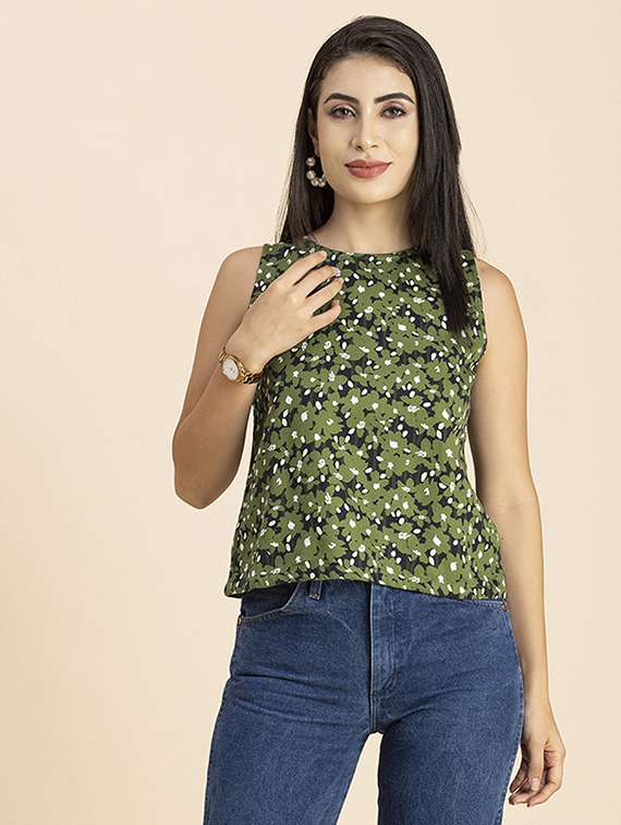 women's straight round neck top