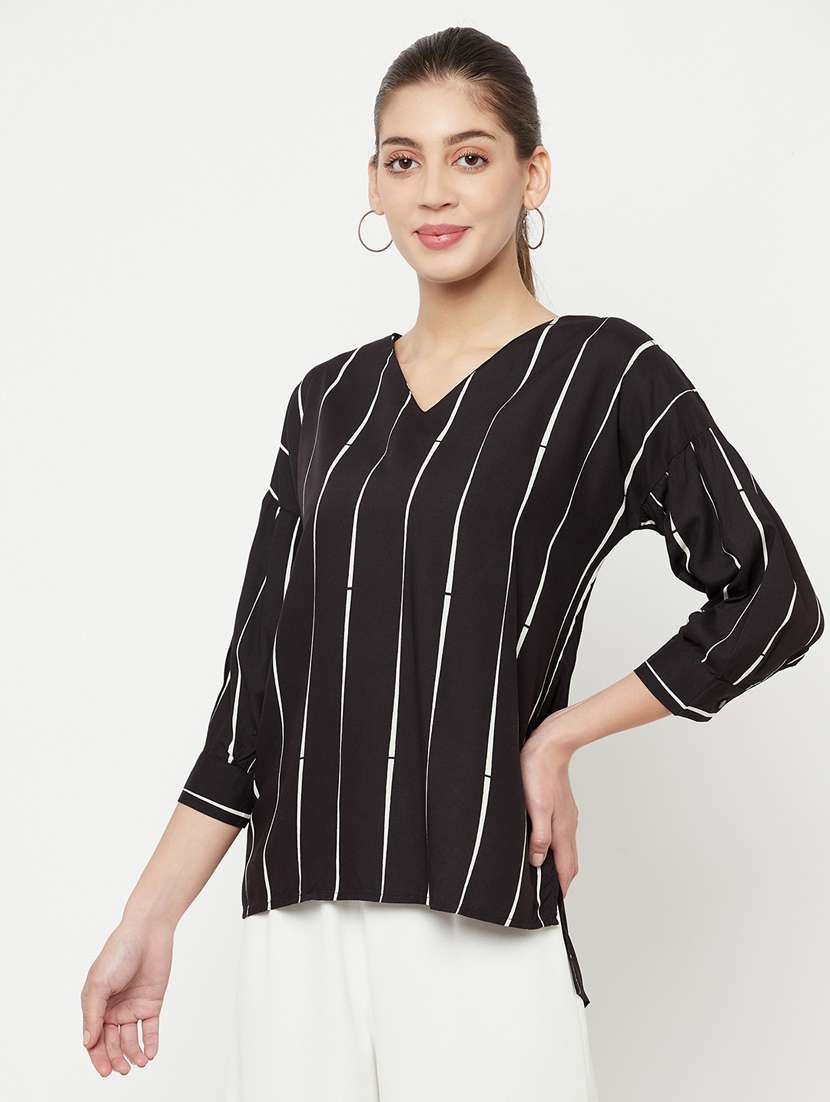 black stripes straight top - 20294928 -  Standard Image - 2