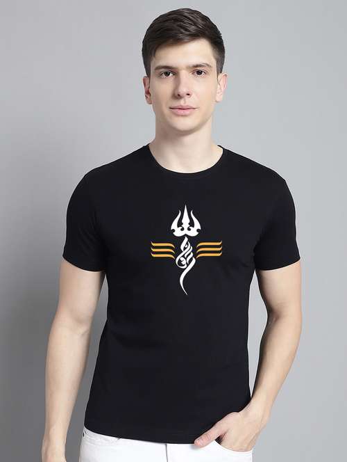 men round neck chest print t-shirt - 20295784 -  Standard Image - 0