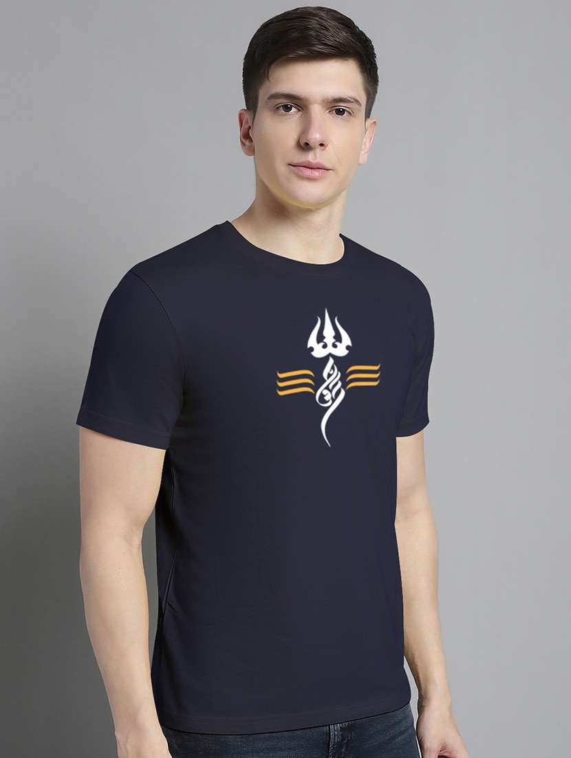 men round neck chest print t-shirt - 20295789 -  Zoom Image - 0