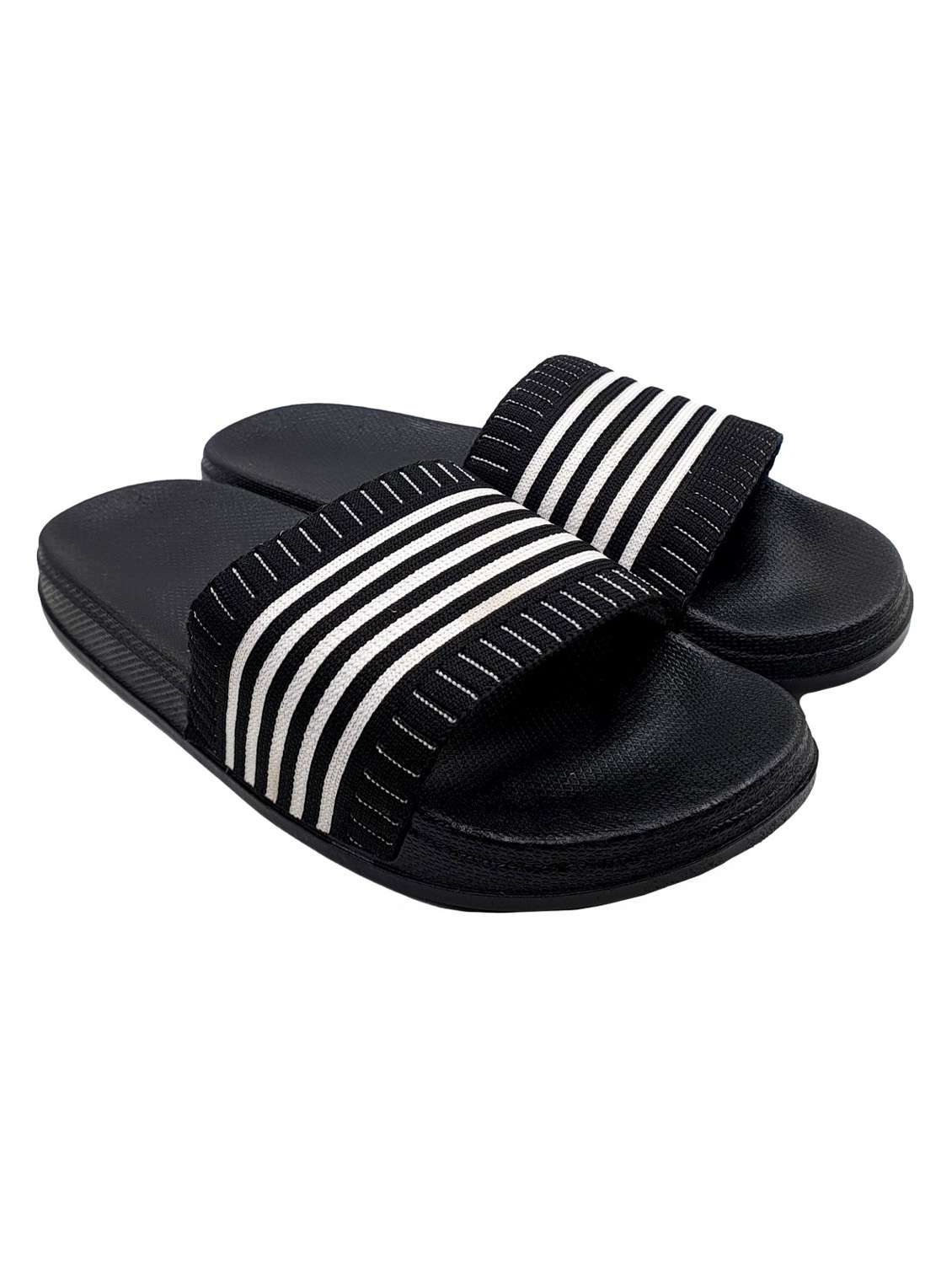women black knitted flip flop