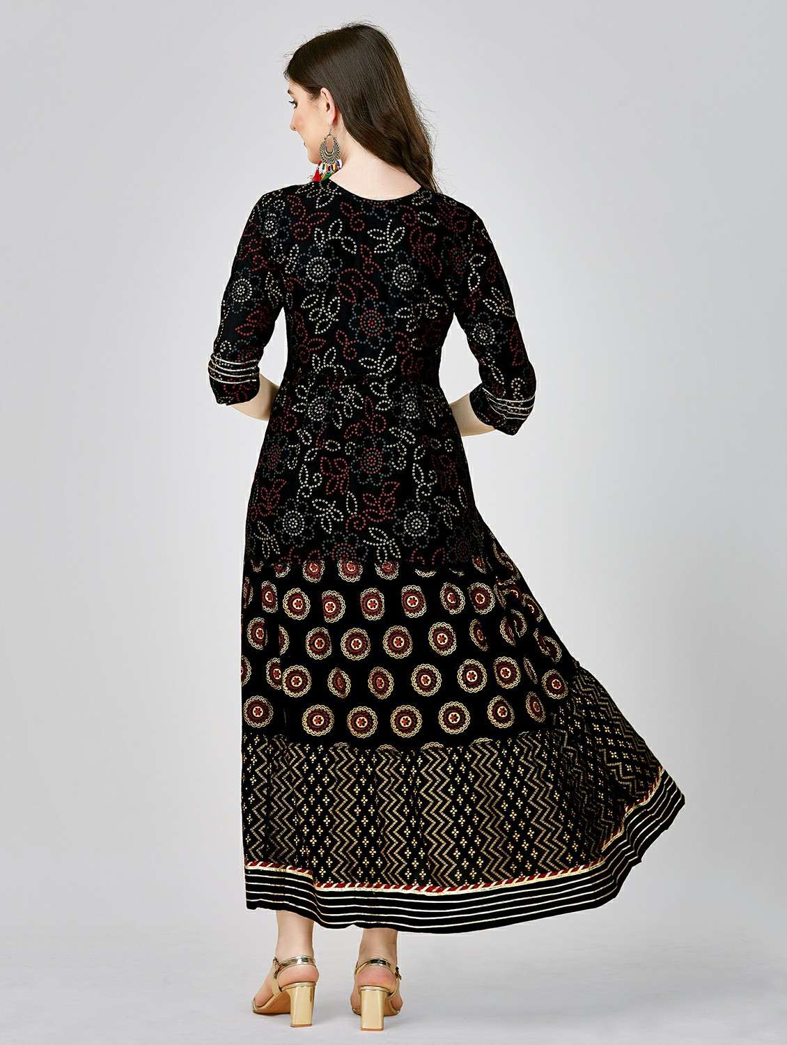 black colored flared kurta - 20317946 - Standard Image - 2