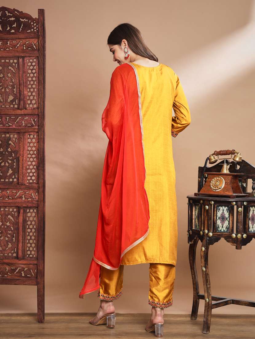 women three quarter sleeve kurta pant with dupatta set - 20329860 -  Standard Image - 2