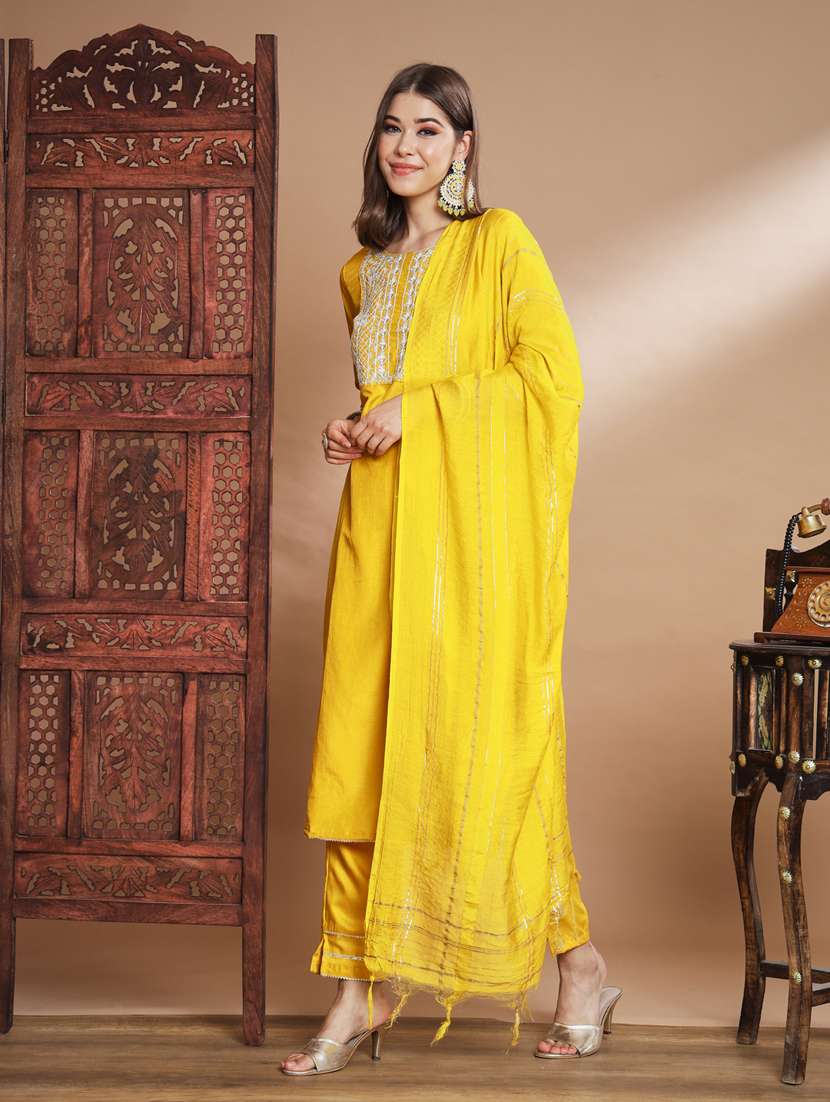 women kurta pant set with dupatta