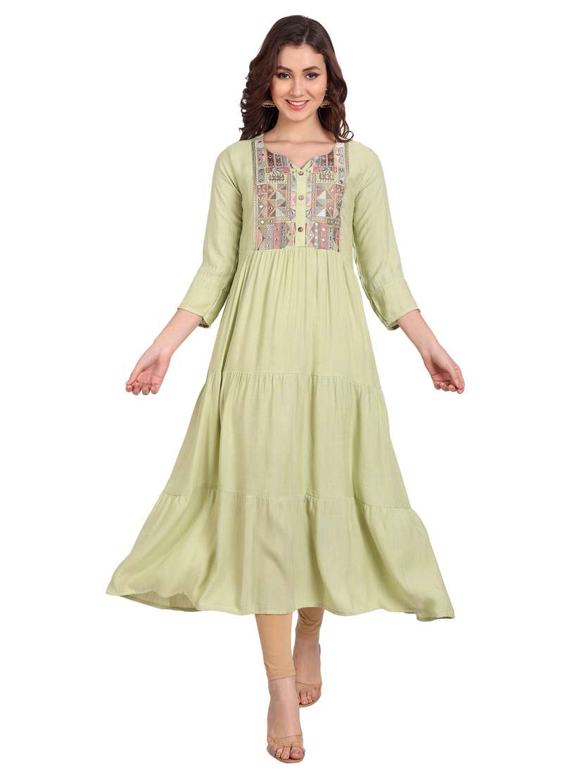 women green notch neck tiered kurta