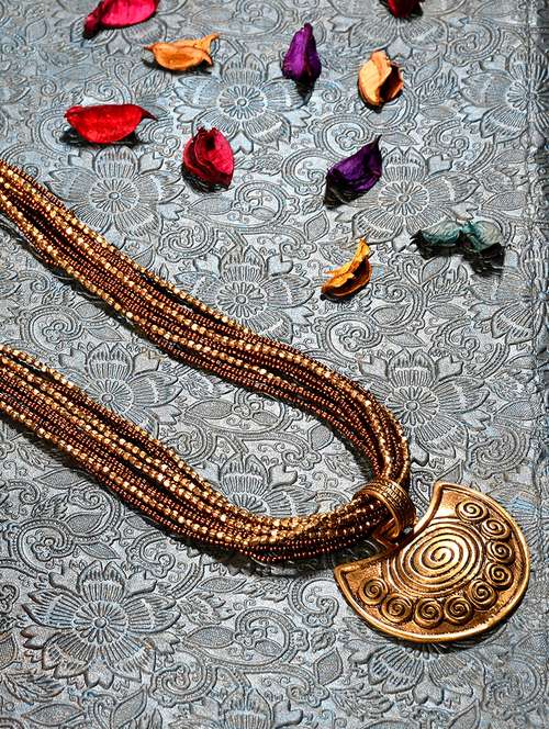 gold metal long necklace - 20331712 -  Standard Image - 0