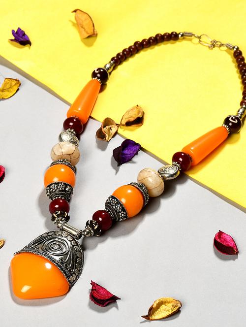 yellow metal long necklace - 20331729 - Standard Image - 0