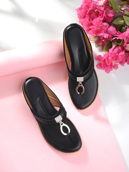 women solid black toe separator sandal - 20345144 - Standard Image - 0
