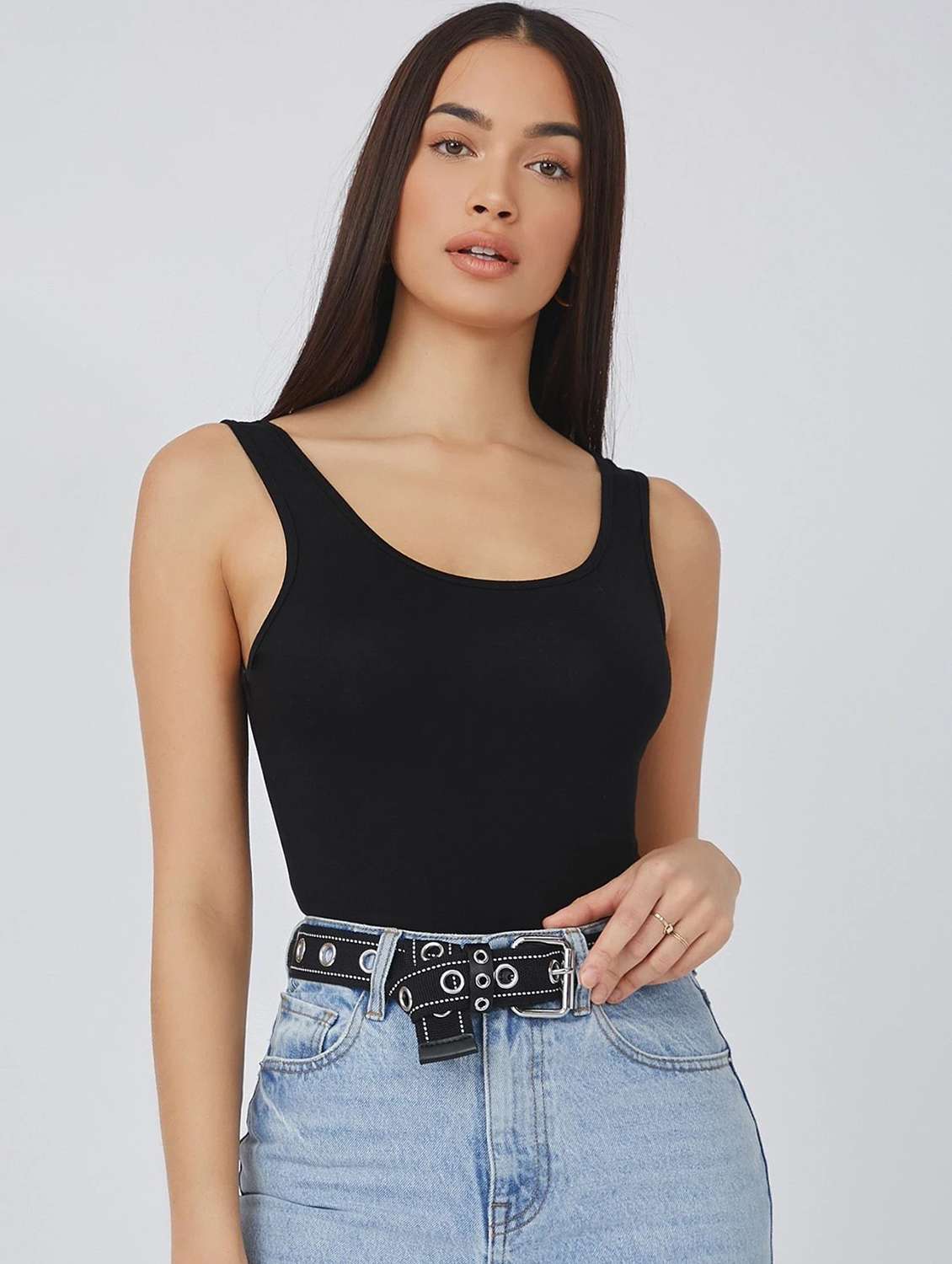 black solid sleevless tank top