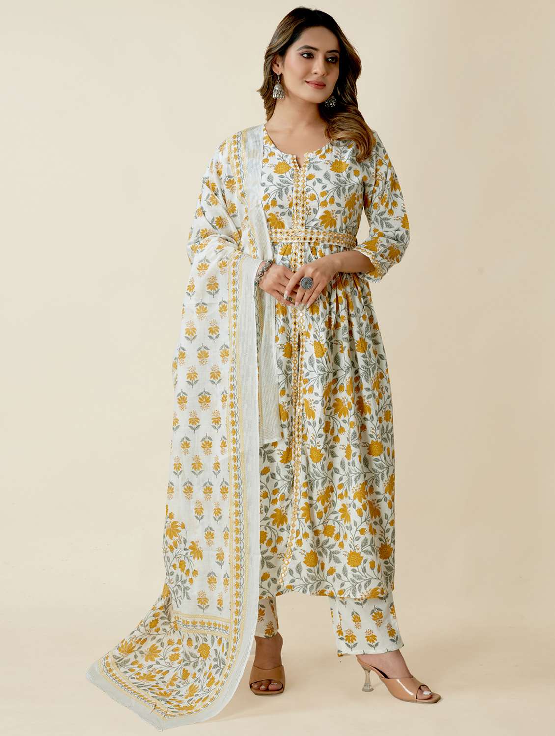women floral kurta pant set with dupatta