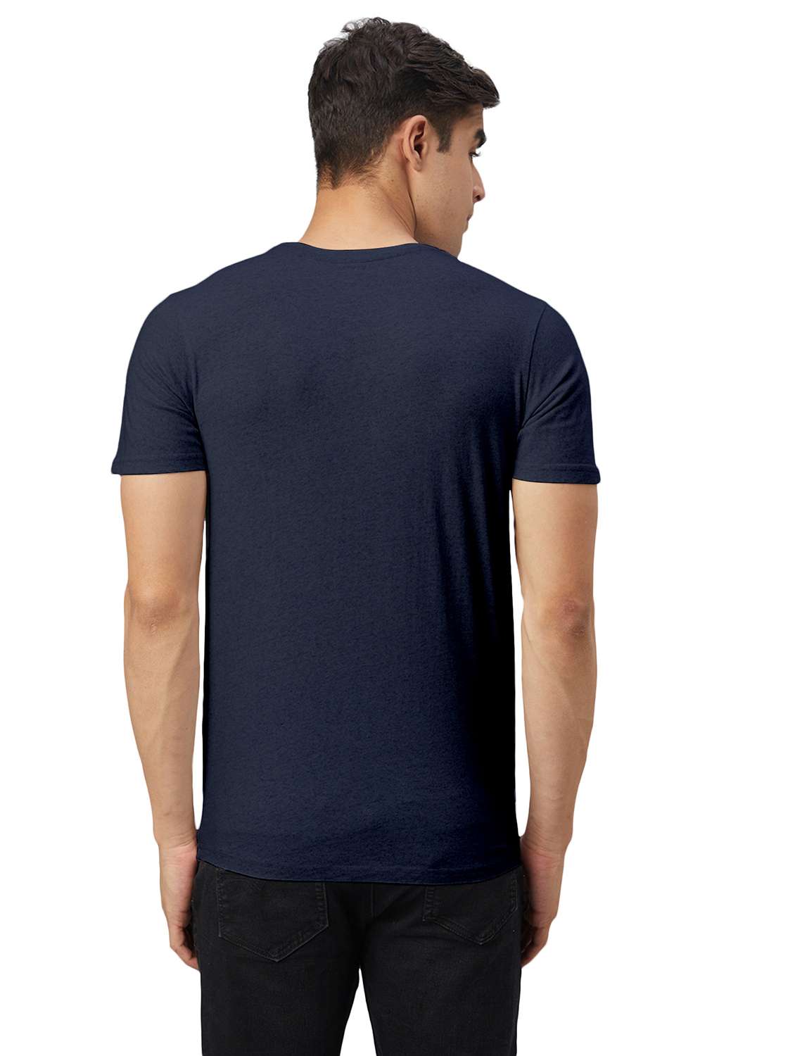 men round neck plain t-shirt - 20367754 -  Standard Image - 2