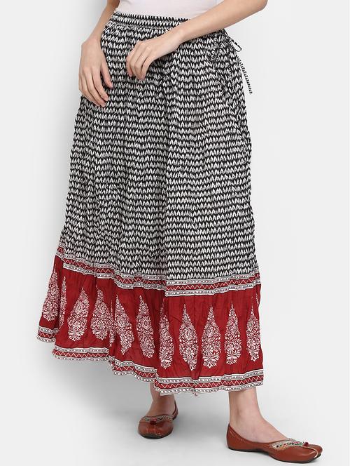 black flared long skirt - 20368830 - Standard Image - 0