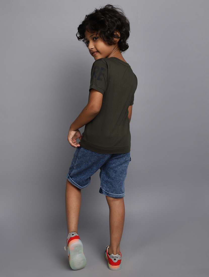 boys round neck graphic printed shorts set - 20376925 -  Standard Image - 2