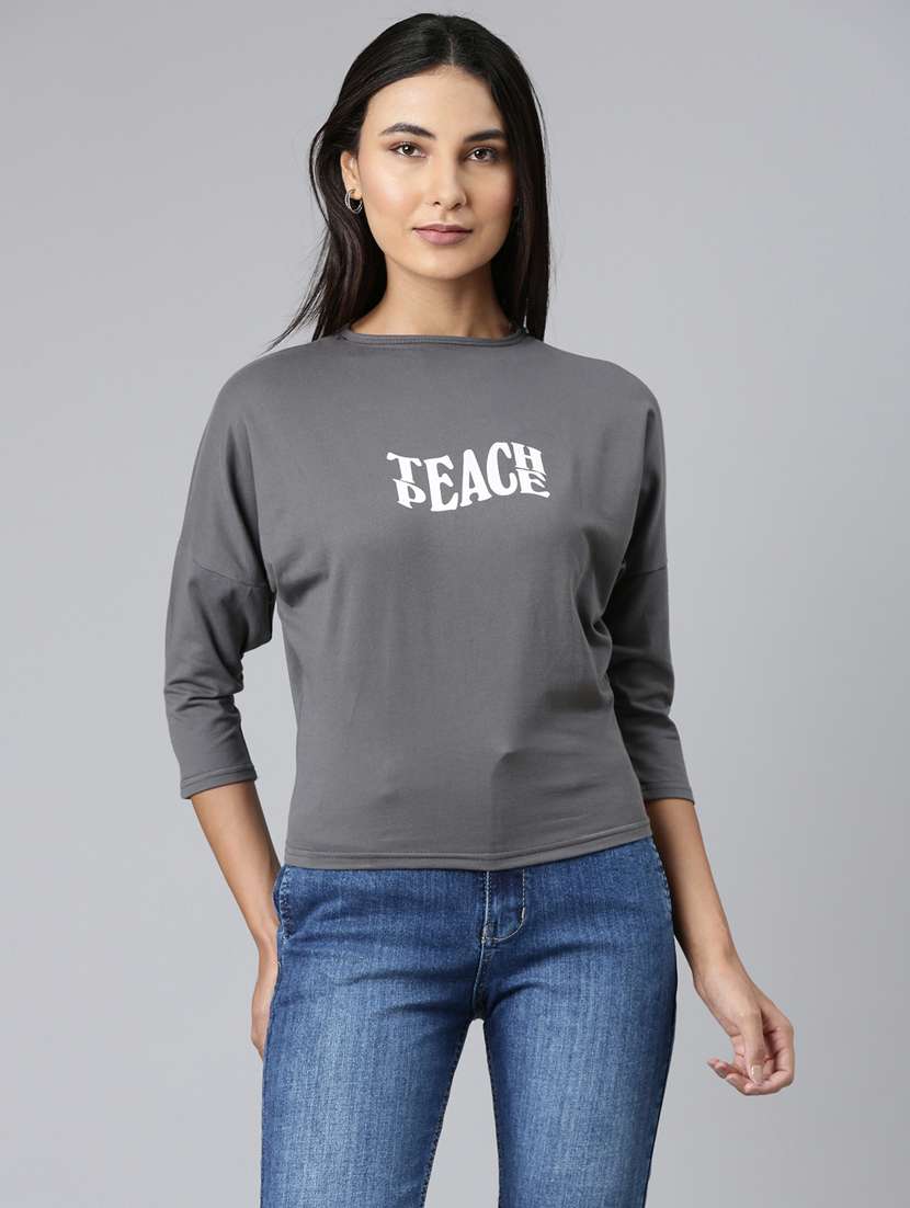 women's chest print crew neck t-shirt