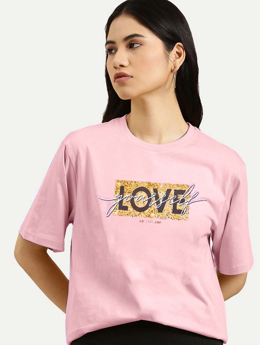 women's chest print crew neck t-shirt