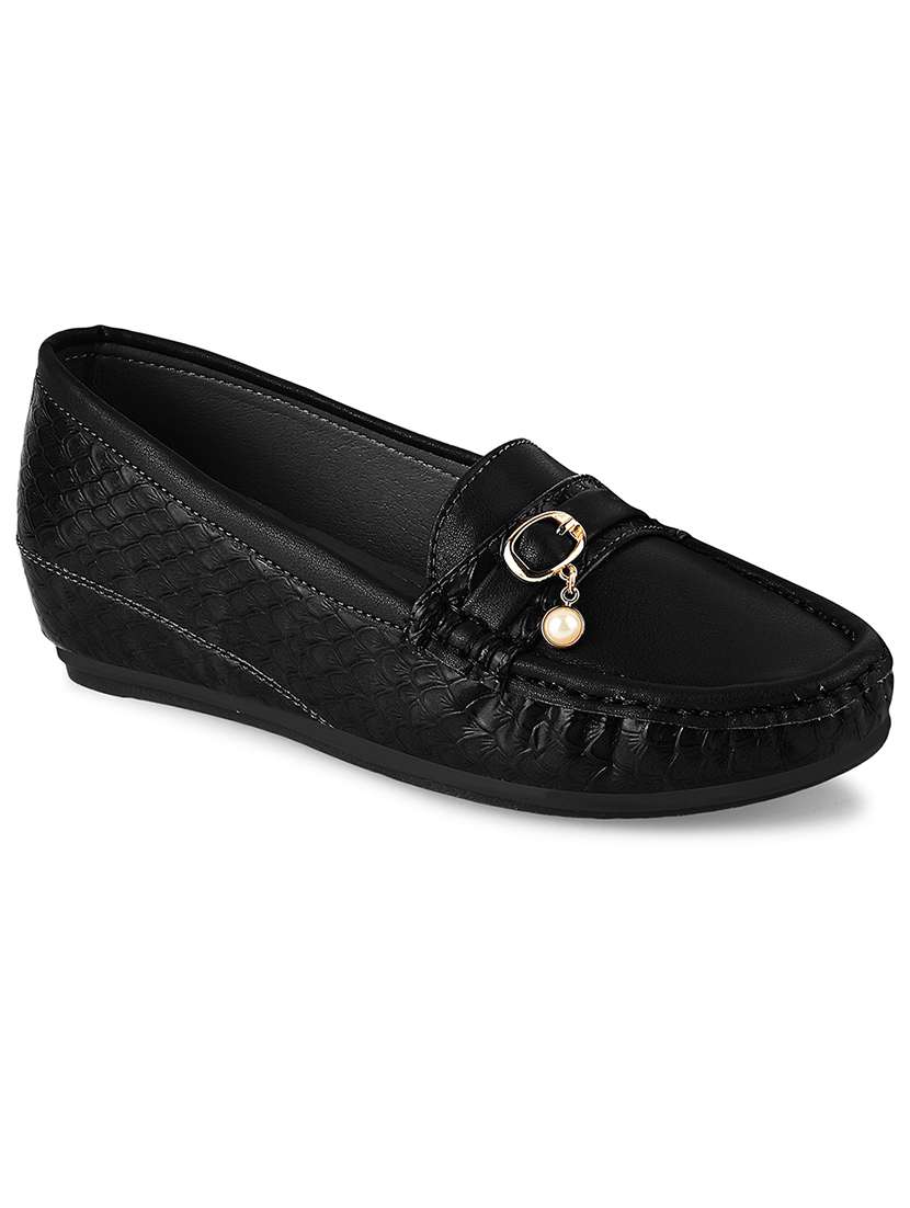women slip on loafer