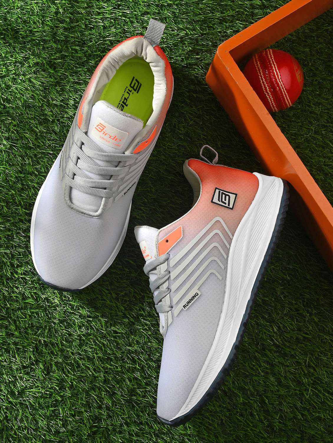 men lace up sport shoes