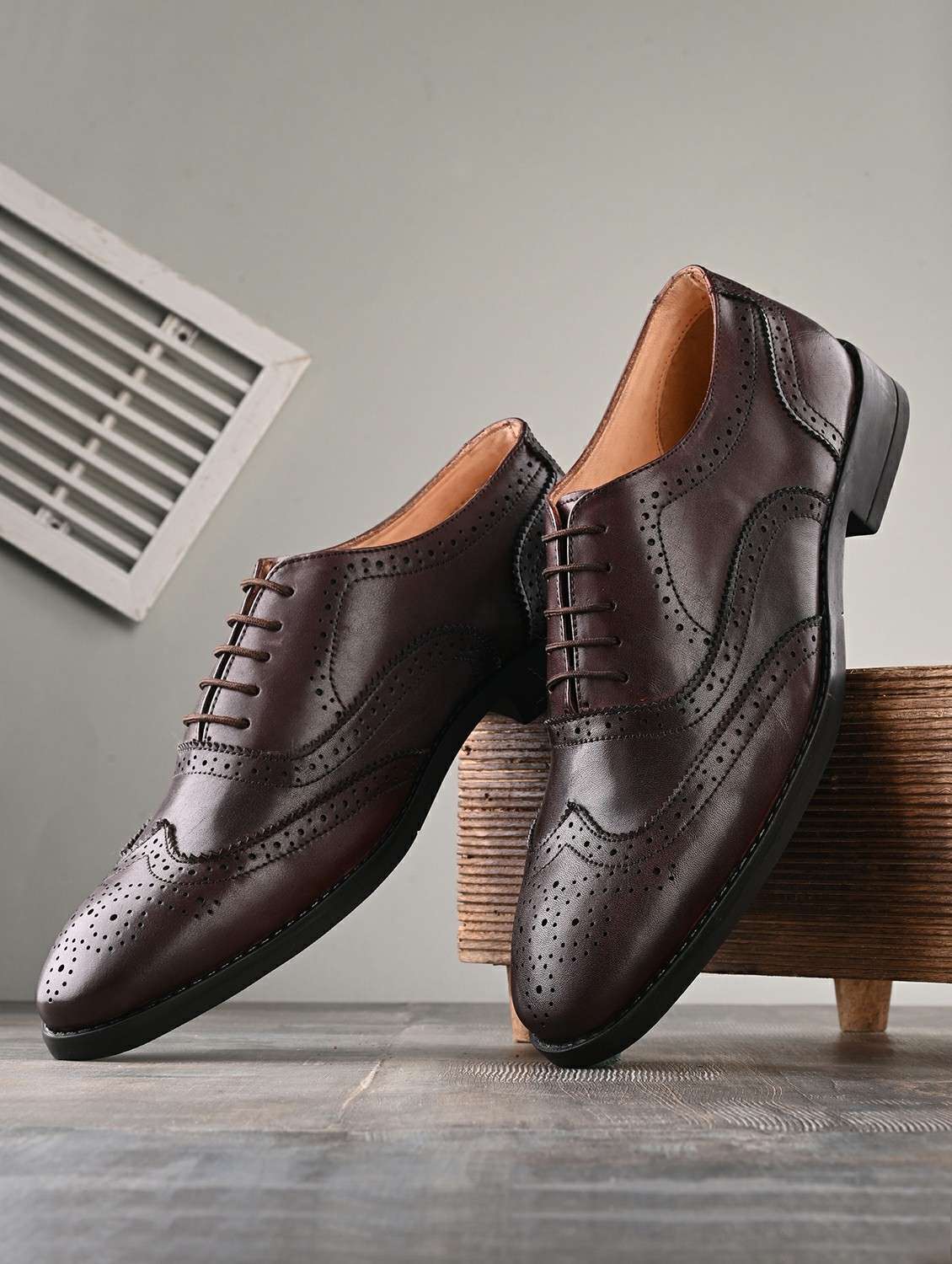 men cut work lace-up brouge shoes