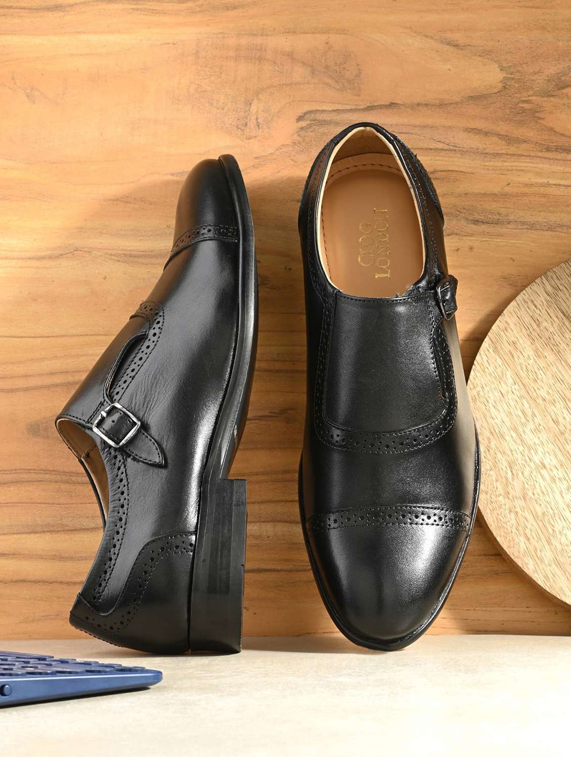 men solid black single strap formal monk shoes