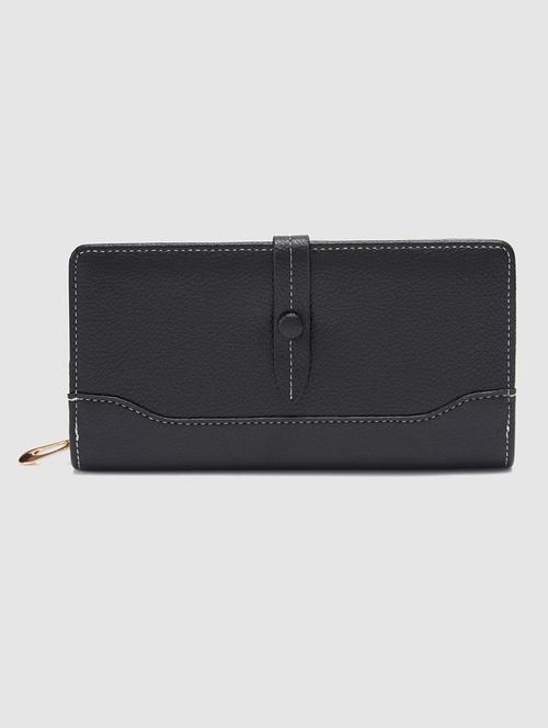 black leather wallet - 20405756 -  Standard Image - 0