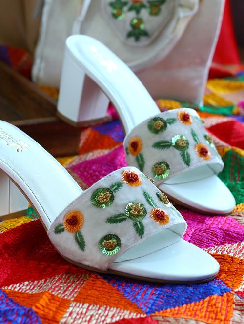 women embroidered ethnic sandals - 20406742 - Standard Image - 0