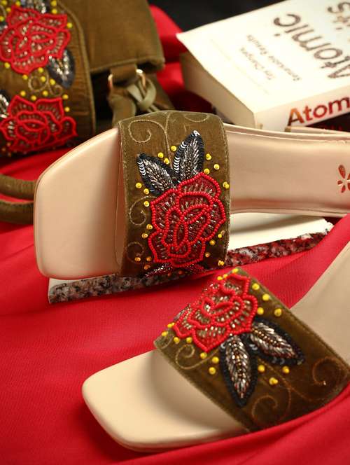 women embroidered ethnic sandals - 20406746 -  Standard Image - 0